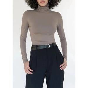 NEW TROIS mulder top in sable